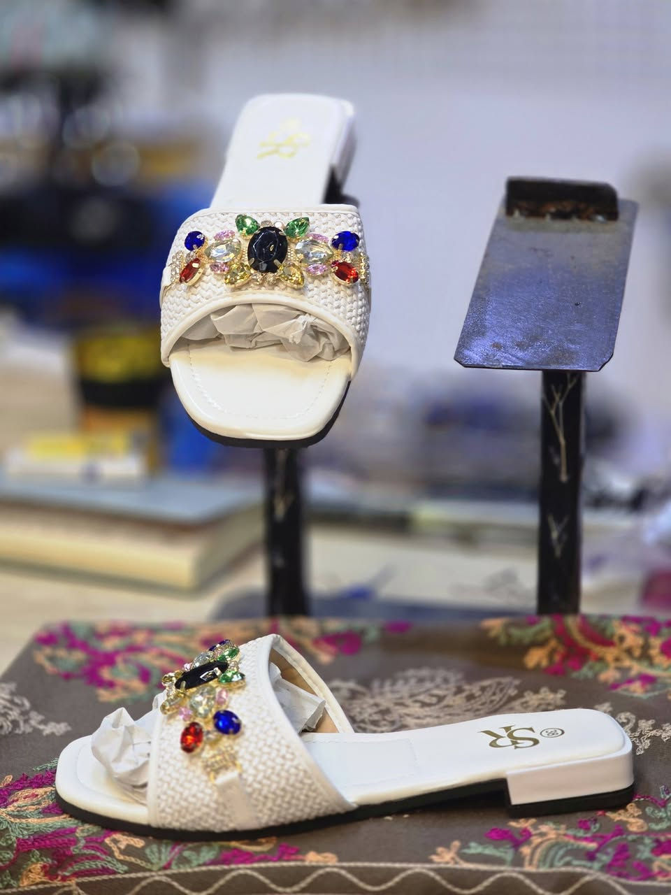 وصلت مجموعه
من شحاطه نسائيه 
فلات 
طبي 
الزبيديه شارع ٢٠ 
مجاور سيد احمد للمواد المنزلية


**إذا كنت صاحب هذا الإعلان وتريد حذفه لأي سبب، رجاءا أرسل رسالة إلى الدعم الفني**