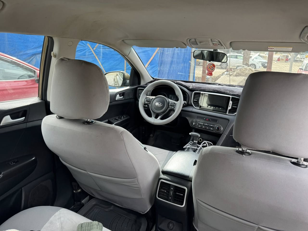 سلام عليكم للبيع كية سبورتج خليجي رقم بغداد
موديل 2018
مكينة 2000دوش
كير ايتي
ماشية 115

فور ويل بيهة صبغ بنيد ودعامية فقط بدون دواخل 
السعر 155
***********
