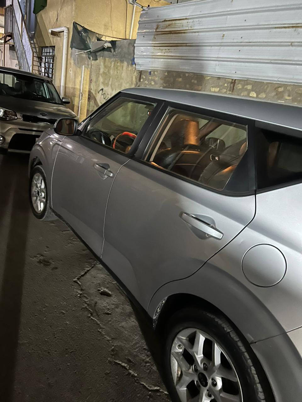 سيارة صول ٢٠٢٠
أكلين مابيها ضربه فقط ضربه خفيفه موضحة بالصور بالصندوك
اي استفسار الاتصال على الرقم 
***********
