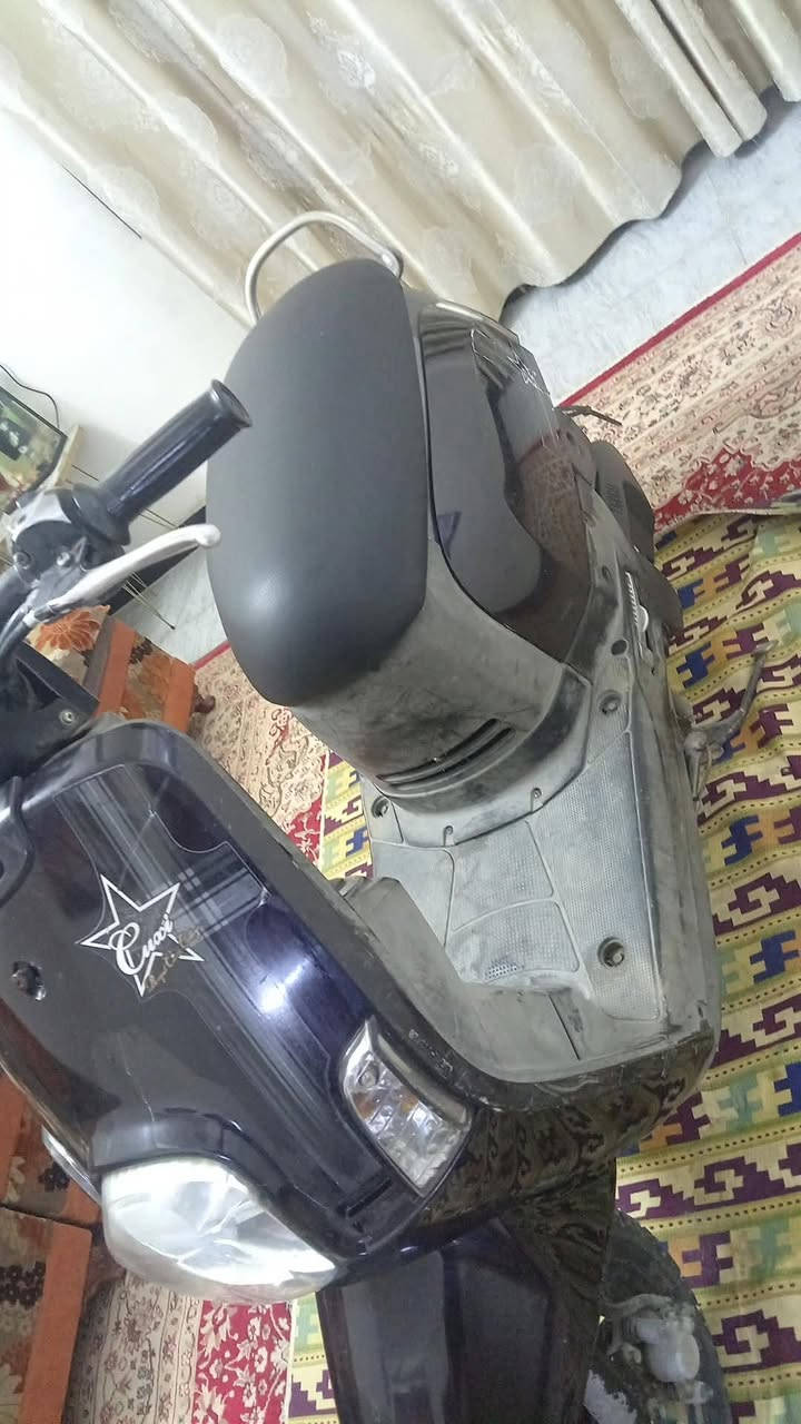 السلام عليكم دراجه لبيع بوليس كفاله عام مكينه خير من الله كهربائيه كله شغاله السعر ٧٠٠ وبيه مجال اتصل واتساب فقط ***********
