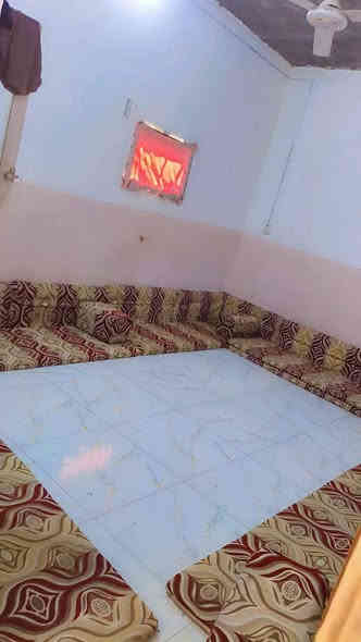 دار للبيع ٧٥متر يحتوي على غرفه نوم صاله مطبخ صحيات استقبال  كاشي سيراميك بورك جاهز  يجعيب طابوك بناء بلوك ١٩ مليون. عنوان الدار النجف الأشرف كوفه براكيه شارع المستشفى البيطري. للإستفسار الاتصال او مراجعه مكتب القمه الكوفه شارع المعمل قرب شارع المطار القديم مجاور صيدليه بلال مقابل صيدليه زحل جوار شارع سيد حبيب ***********.واتساب ***********مكتب
