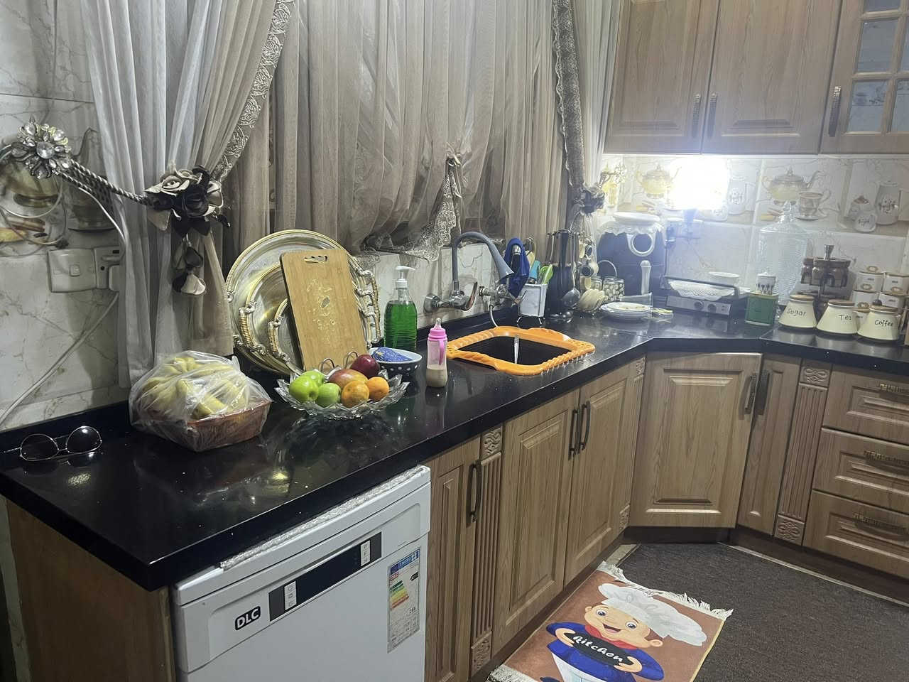 كاونتر للبيع خشب مقاوم للماء وجه مرمر اسود ترتر لماع ٤ سم مكان الصحون جك ومكان الغاز سلايت مطلوب ٣مليون ونص التواصل عل خاص وتدلل مكاني بغداد حي الجهاد


**إذا كنت صاحب هذا الإعلان وتريد حذفه لأي سبب، رجاءا أرسل رسالة إلى الدعم الفني**