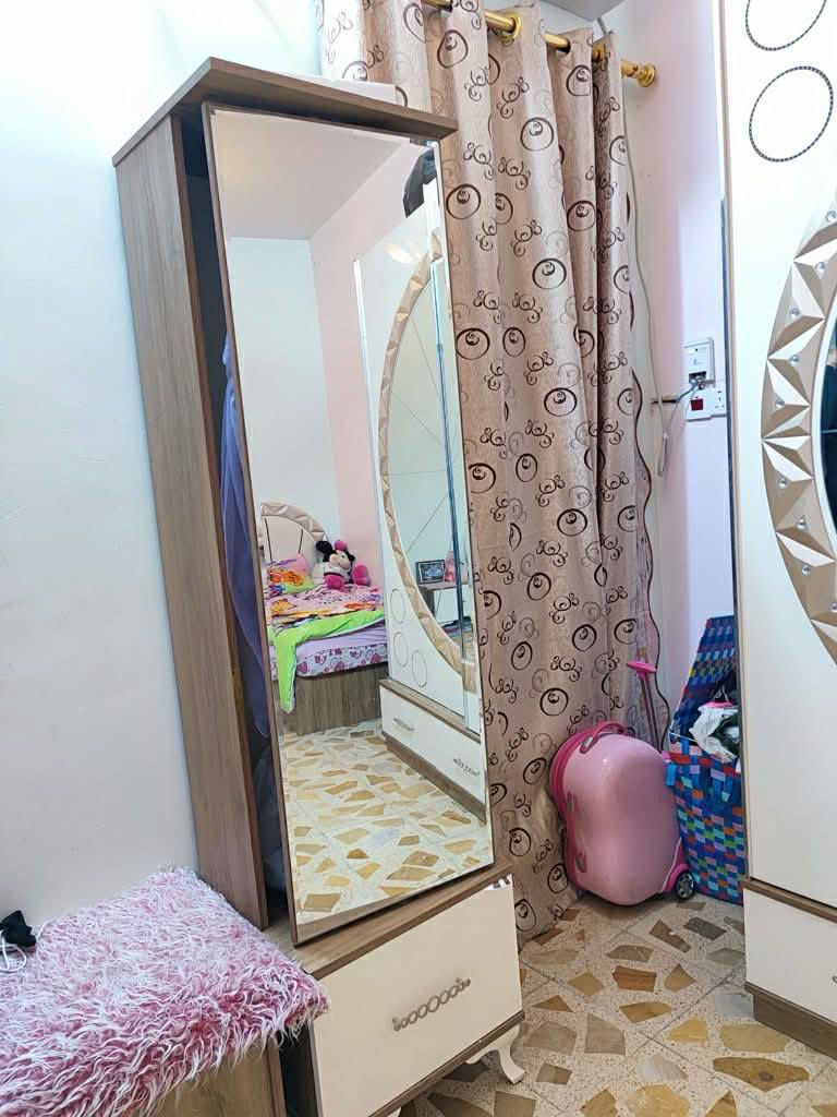 سلام عليكم غرفه إيطالي للبيع اخت الجديده نضيفه جدآ سعرها ٧٥٠ وبيها مجال للشراي مكاني نجف نصر بانزين خانه اي استفسار راسلني


**إذا كنت صاحب هذا الإعلان وتريد حذفه لأي سبب، رجاءا أرسل رسالة إلى الدعم الفني**