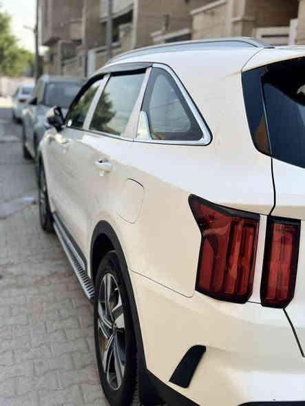 كيا سورنتو 2021 خليجي مكفولة كفالة عامة 
  المحرك 3500 6 سلندر 
كير 8 سرعات
مفتاح التشغيل بصمة                          
بنوراما
تشغيل عن بعد
كير ماوس
ماشيه 39 الف           
فتح الصندوق كهرباء 
جامات 4 اوتو صعود نزول
‏AIRBAG عدد 2
دشبول 7 الوان
قبضات ابواب المنيوم.                           
لايت زينون 4 عدسات + LED 
كشافات زينون                                      
مقود جلد حياكة 
مثبت سرعة
المودات والاوامر الصوتية.                      
فحص نظام السيارة
عدد المقاعد 7 
مقاعد امامية كهرباء                              
مقاعد جلد 
بردات ابواب خلفية 
شاشة ابل كار بلي
كامرات عدد4                                    
حساسات امامية 
حساسات خلفية 
تبريد شاشة
3 قطع تبريد 
نقطة نزول منحدرات.                            
نظام مانع تزحلق 
‏ABS
شاحن موبايل واير ليس                          
اشاير بالمري والمري شفط
مخرج AUX
حساس اطارات
مخرج USB
‏BIuetooth
مخرج منفذ الطاقة عدد 3                     
عدد حاملات اكواب 8
درايف مود 
‏( comfort - eco- sport -smart
‏‎‏‎‏بصمة تشغيل عدد 2                                                               

تحويل ثاني يوم السياره بأسمي 
مكان السياره بغداد الحرية
السعر 285 

***********
