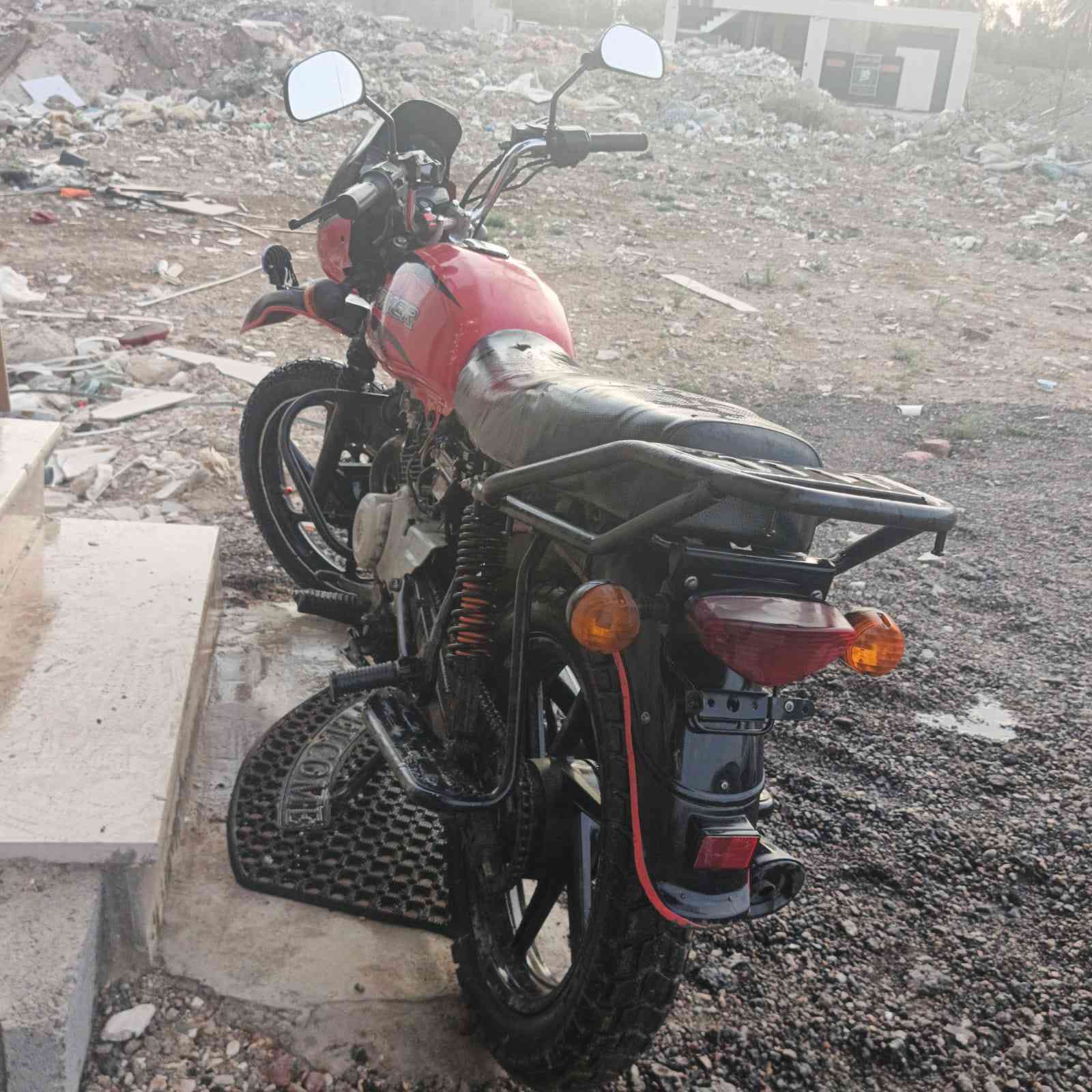 بوكسر للبيع مستعجل مستعجل السعر 750 بيها اوراق كامله الدراجه نضيفه خير من الله يرادلها تعديل فقط المو شراي لا يتعبني عندي ضرف ومستعجل ع بيعتها***********  متواجد وتساب وخط
