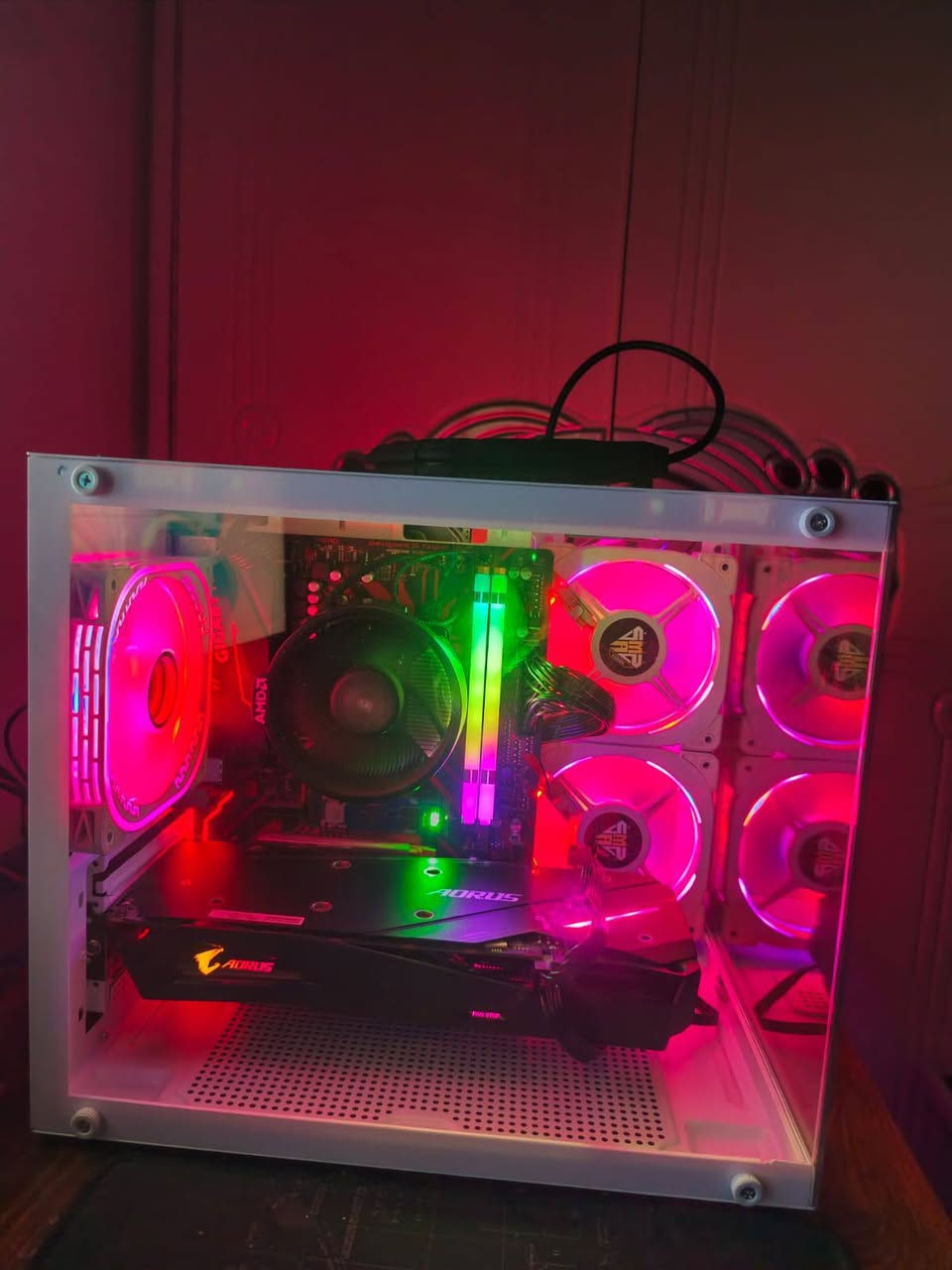 Cpu R5 5500+fan stock 
Mb gigabyte b450m gaming 
Ram mass 2x8 16gb 3600hz rgp 
Gpu gtx 1660 ti 3fan aorus
M.2 256 mass+hdd 500gb
Pawer splay msi 600w
Case mine +3fan argp +هاب وريمونت
الكيس ابيض  مني حجم صغير ومرتب 

وياها شاشه حجم ٢٤
٦٠ هرتز تنكسر لل٧٥
 ماوس وكيبورد سبيكرات قطعه واي فاي  
٦٥٠ الف 
متوفر توصيل مكاني بغداد


**إذا كنت صاحب هذا الإعلان وتريد حذفه لأي سبب، رجاءا أرسل رسالة إلى الدعم الفني**