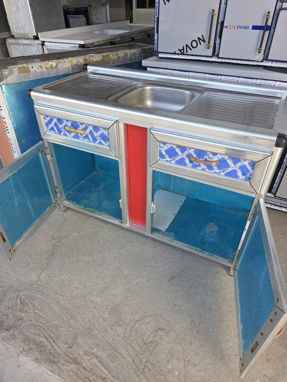 كاونتر متر وربع سنكي نضيف السعر ب95العنوان كربلاء حي العامل نهاية 🔚 السوق قرب جامع اهل البيت معرض بركات ال محمد عليهم السلام والتحيه هاتف 📞 ***********
