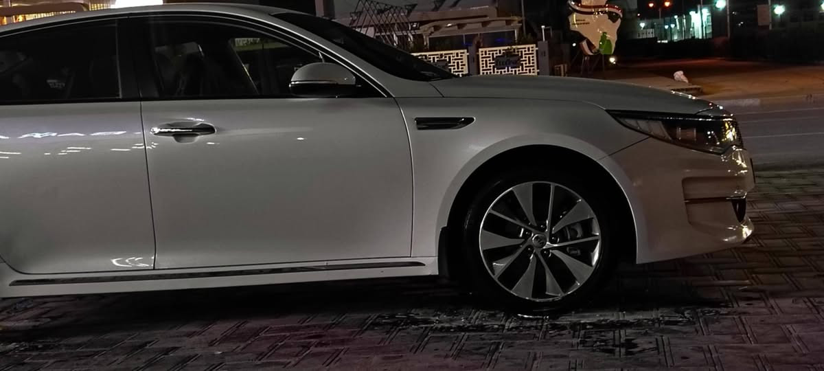 اوبتيما 17 فوول عده البنراما فقط طخه بالخلف بسيطة سياره بصمه ابواب وتشغيل كشنات جلد كير مكينه شرط 
سياره ماشيه 100 مكاني سماوه سعرها 180 
*********** خاص ماكو ترهم مراوس بأقل منها
