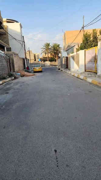 (( بسم الله الرحمن الرحيم))
 🟩 #بيت_للايجار
 ‏🌐 حي الجولان
 ‏🗺️ المساحة 300 متر 
 ‏🛣️  شارع 10 مبلط و مجاري 
◀️ تفاصيل أكثر للبيت  :-
 موقعه جيد. قريب على عددت مدارس و أسواق و مرافق كثيره وقريب على التربية 
2️⃣ بناء مرتب و نظيف جدااا
3️⃣  طابقين ثلاثة غرف نوم ..يحتوي الطابق الارضي على غرفتين و صاله و استقبال مطبخ حار و بارد و طرمة تكفي سيارة و حديقة
يحتوي الطابق الثاني على غرفه نوم و صالة بيتونه
4️⃣ قريب على عددت مدارس و أسواق و كثيره 
5️⃣ الجوارين مرتبين و ناس محترمين
 
 ملاحظة سعر الإيجار معروض حسب طلب صاحب…
 

💰سعر الإيجار 600 الف قابل للتفاوض

لمعرفة المزيد من التفاصيل والحصول على معلومات إضافية، نرحب بتواصلك معنا. فريقنا مستعد لدعمك في عملية تأجيرك للعقار . لا تفوّت هذه الفرصة واستفد من قلة بيوت للايجار . 🏞️🏘️ : 
*********** واتساب 
*********** واتساب 
.............................
"مكتب لؤي للعقارات "
تريد تبيع بيتك؟! تريد تبيع قطعتك؟! هل تبحث عن بيت مناسب و بأسعار مناسبة؟! هل تبحث عن قطعة أرض مناسبة و بسعر رمزي؟! 
مكتب لؤي للعقارات الانسب لذلك 
أعرض بيتك او قطعتك لدينا و سوف نبيعها لك بأحسن سعر
سجل طلبك أن كنت تبحث عن بيت او قطعة و سنجد لك
