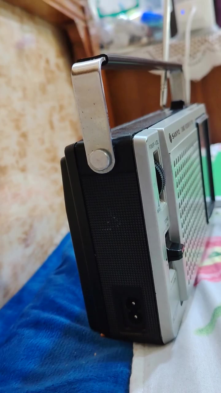 سوني
باتري قلم ٤ 
كهرباء مباشر
ثلاثه موجات الجهاز لوك 
٧٥ الف مع التوصيل


**إذا كنت صاحب هذا الإعلان وتريد حذفه لأي سبب، رجاءا أرسل رسالة إلى الدعم الفني**