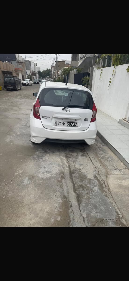 سياره نيسان فيرسا موديل 2019 كامل شرط كير مكينه سونيه ورقم جديدسياره لوك مال بيت ***********
