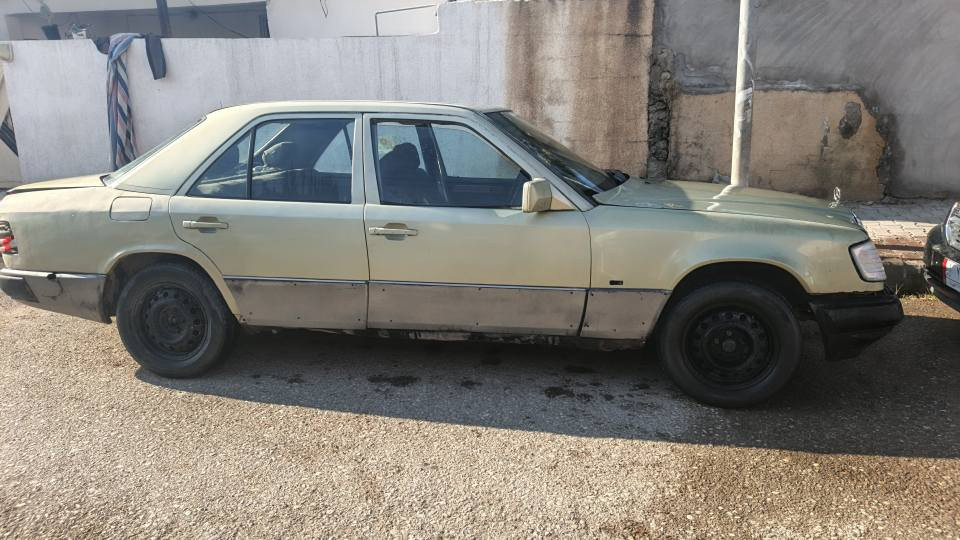 سيارة رقم كربلاء باسمي مجددة ومصفرة للواحد وثلاثين كير محرك بطة اثنين ونص السيارة خير من الله‏‪***********‬‏ غير متواجد عل الفيس بس الشراي يتصل بعقوبة, ديالى
