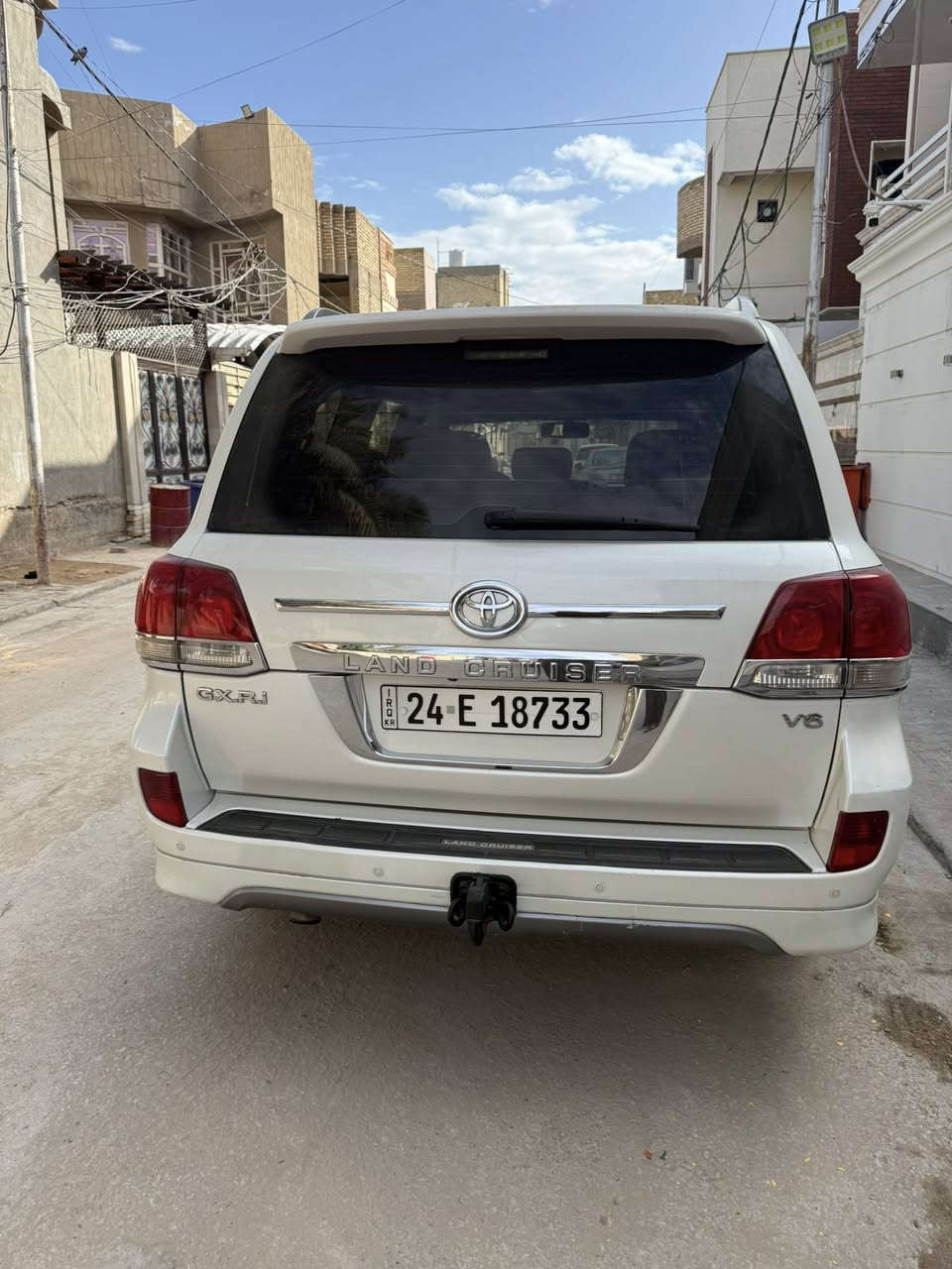 السلام عليكم لاندكروز موديل 2011 ستينيه كفاله عامة السعر 325 مكان النجف رقم ***********
