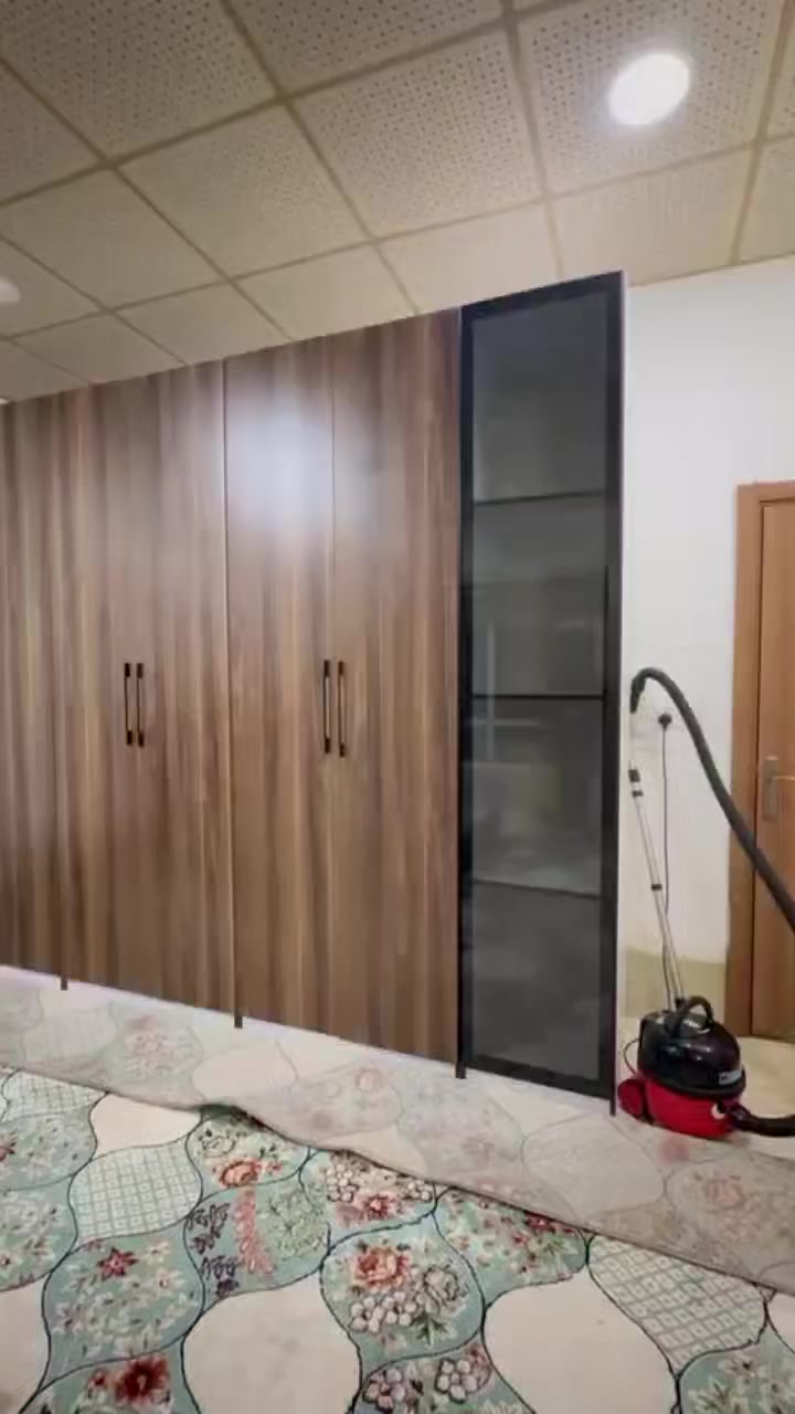 ديكورات يلمس
الدينا فتح وشد غرف نوم وكاونتران  وتصميم حسب القياس رقم موبايل ***********  وات ساب
