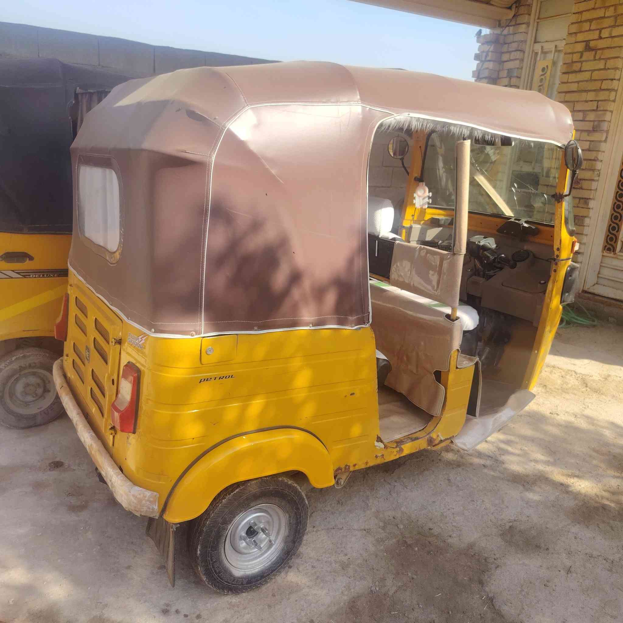 سلام عليكم تكتك لبيع موديل ٢٠  كله جديده وراق وكيلها الحيدري السعر ٦ وبيه مجال واهاذ رقمي *********** ما متواجد عله الفيس نتصل عله الرقم
