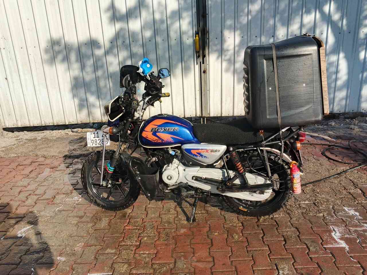 سلام عليكم دراجه بوكسر جبلي موديل 22 رقم وسنويه بسمي دراجه حلوه تجي وتشوف مجفته مره وحده الله شاهد قبل سبوع جفات تجفيت كلفني 220الف تجفيت شركه  ويه كلجات 
دراجه كله شغاله مكاني بغداد مدينه الصدر الستفسار ***********
