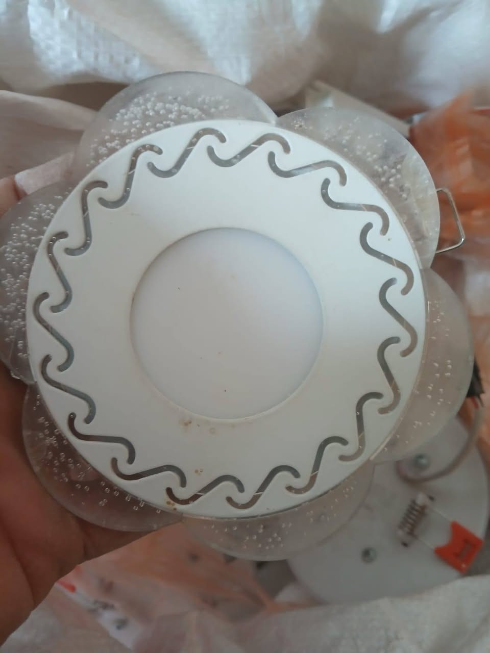 لبيع
المكناسه ٥٠
نشره شغاله ١٥
كلوبات الواحد الف ونص
***********
