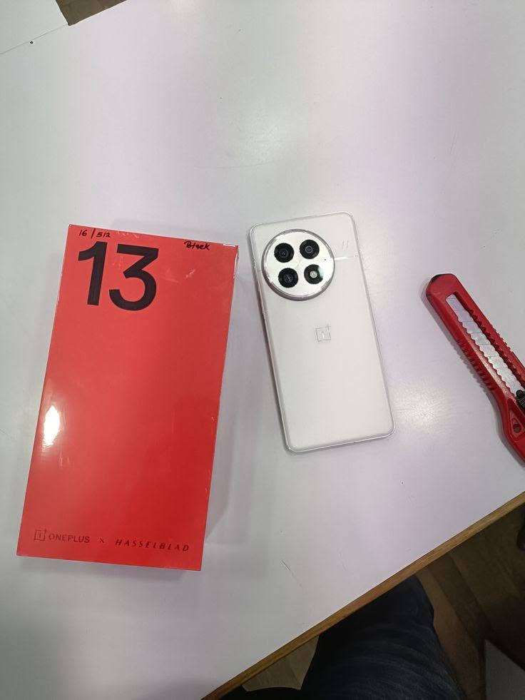 السلام عليكم
OnePlus 13 
عالمي النسخه الهنديه افضل نسخه بفئته 
الي تجي بطاريته 6000 ملي ام وشاحنته 120 واط 
مواصفاته معروفه فلاكشب 512 رام 16 
مكفول نضافته 99% للبيع وللمراوس ب(فيفو اكس 100 الترا او فيفو اكس 200 برو) 
واتساب( ***********)
