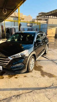 سلام وعليكم..... من رخصت الادمن سيارة توسان موديل ٢٠١٨ وارد امريكي  فو...