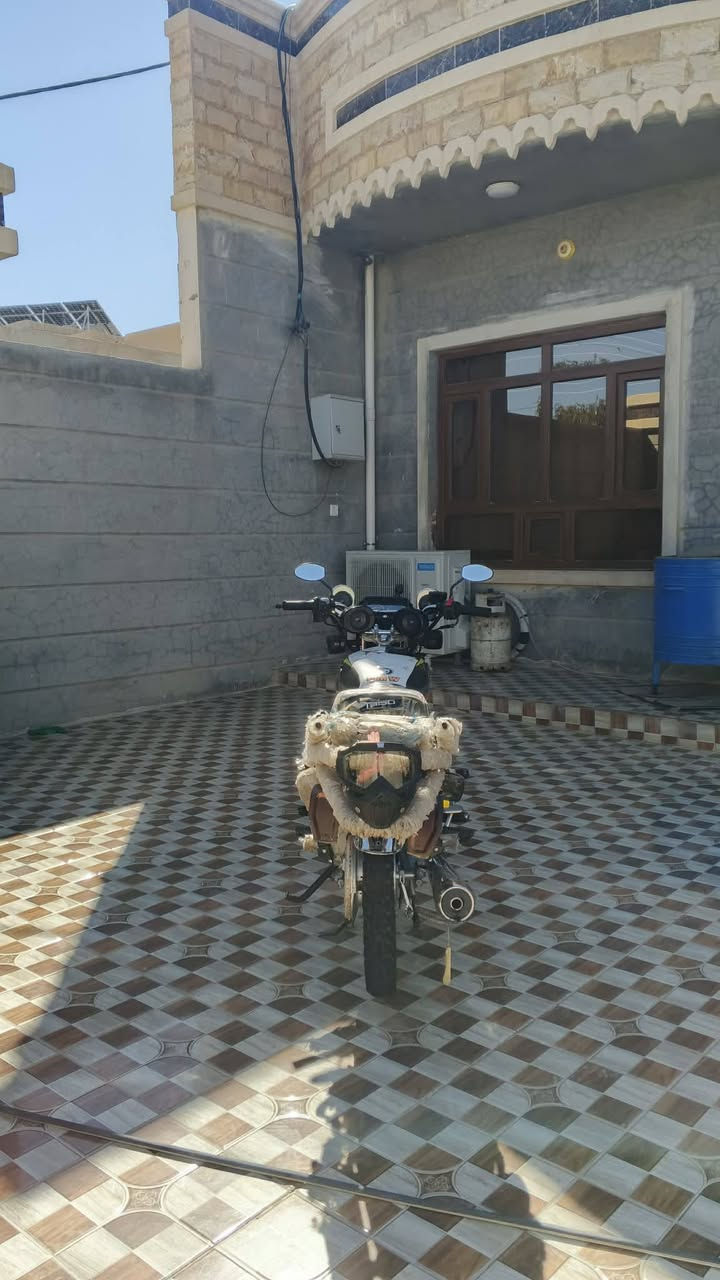 السلام عليكم دراجه نامه برو موديل ٢٥ محرك مامفتوح مايعوزه كلشي السعر 700 وبي مجال مكاني بيجي اتصل *********** متواجد فيس
