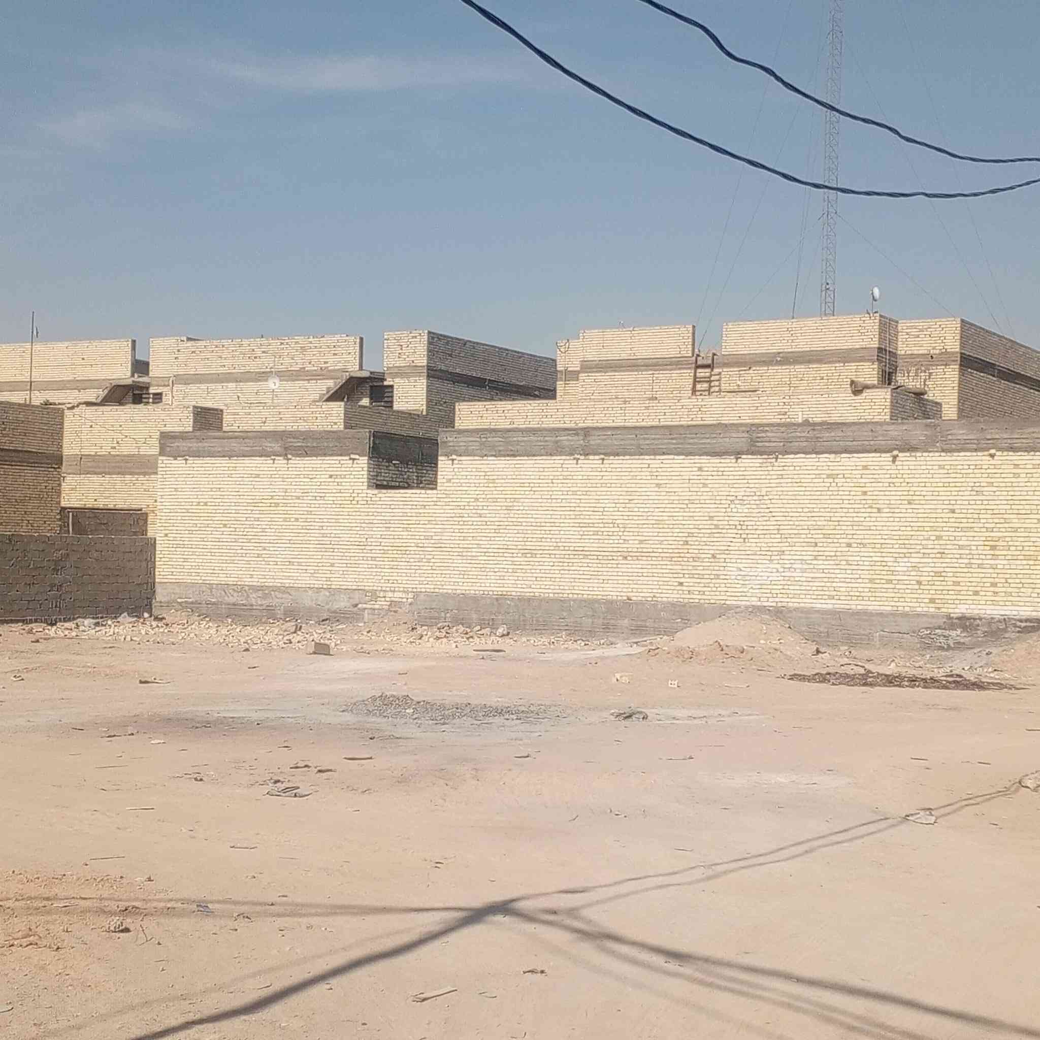 قطعة ارض سكنية للبيع 🏠
المساحه 200 متر 
تنازل بلمحكمه مباشر سارع بلحجز 
معا وجود كافت الخدمات 
ماء 💧 
كهرباء ⚡️ 
شوارع 10متر 
مدراس + مركز صحي لمنطقه 
الاستفسار اكثر الانتصل غير متواجد علفيس
 *********** واتساب فقط 👉👉
*********** الاتصال فقط👉

ملاحضه المنطقه كلها سكن 🏠 🏠
العنوان النجف طريق الحولي الصب نزله اسواق تلعفر مقابيل قرية الغدير
