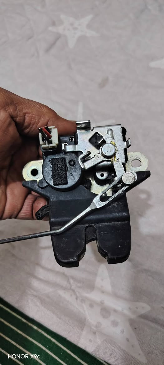 اللهم صلِّ على محمد وآل محمد 
#متابعه_الصفحه توصيل لجميع المحافظات 
تم وصول قفل جنطه تفصيخ العدد قليل
العنوان الديوانية حولي الخصيمة مقابل الزرعه مقابل مدرسه الايرانية واتساب ***********
ورشة الصادق لتصليح مكائن جام واقفال السيارات
