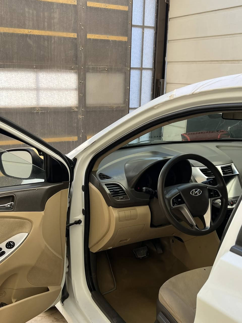 السلام عليكم
كسنت للبيع 2015
خليجي فول 
محرك 1600 مامفتوح 
السيارة جاهزة لل اخير 
فول موصفات  
السعر 103 وبيها مجال شي بسيط 
مكاني ناصرية مركز 
السيارة حرة رقم ذي قار تحويل ثاني يوم
ماشية 150
***********
