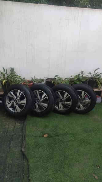 سلام عليكم
ويل كب النترا حجم 15 
زوج تايرات جدد سبوع مماشيات
زوج بيهن فوك نص عمر
سعرهم 250
للاستفسار *********** متواجد واتساب وماسنجر
