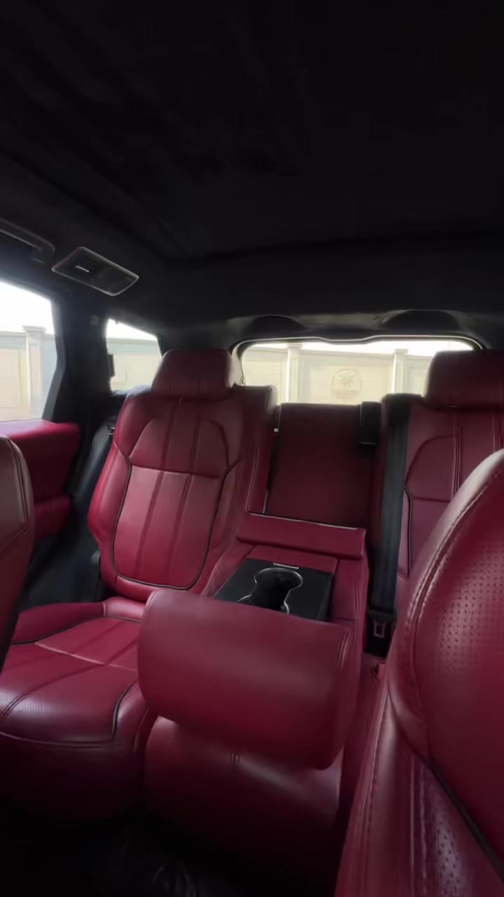 للبيع رانج روفر سبورت
وارد خليجي 
السيارة مابيها اي حادث مسبق بس صارت بيدنة مكانات باد. فقط

الموديل ـ 2014
رقم بغداد   

داخل مميز  احمر

عداد المسافة ـ ١٢٠ الف كيلو فقط

المحرك ـ 8  سلندر سوبر جارج 

كامرات خلفية 

حساسات 

جكات هايدروليك تتحكم بارتفاع السيارة 

بانوراما و سلايدرووف 

ابواب شفط و بصمات 

جنطة كهرباء و شفط  

مقاعد كهرباء خزن ذاكرة ٣ وضعيات 

تحكمات بالمقود لمس  

تحذير بالمري الجانبية رادار

مري جانبية كهرباء 

كشافات ضباب امامي

شاشات لمس للتحكم بالتبريد و انظمة القيادة 

السياره نضيفه  وجديدة بمعنى الكلمه 

مكان السيارة بغداد

سعر السيارة 275 وبيها م

الاتصال  ***********
