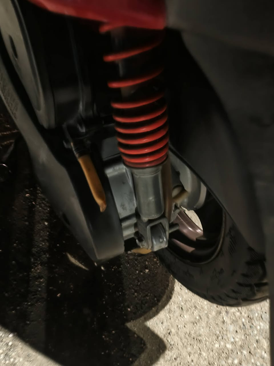 سلام عليكم دراجه للبيع صالهه 20 يوم من نازله دراجه حله من صور شرط عله وظع البلاد نوزل مسطره شراي نتصل وخادم ***********
