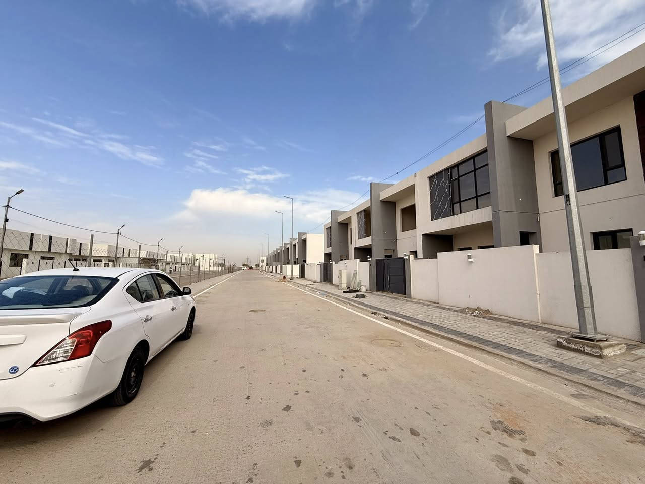 اللهم صل على محمد وآل محمد 
السلام عليكم ورحمة الله وبركاته 
دار حديث للإيجار 
محافظة النجف الأشرف 
مجمع لؤلؤة النجف
مساحة 150 متر طابقين
عدد أربعة غرف نوم 
موقع الدار مرحلة اولى مقابل مجمع النخيل
سعر الإيجار 400 الف دينار
للاستفسارات:***********
مكتب عقارات صادق الخزعلي
