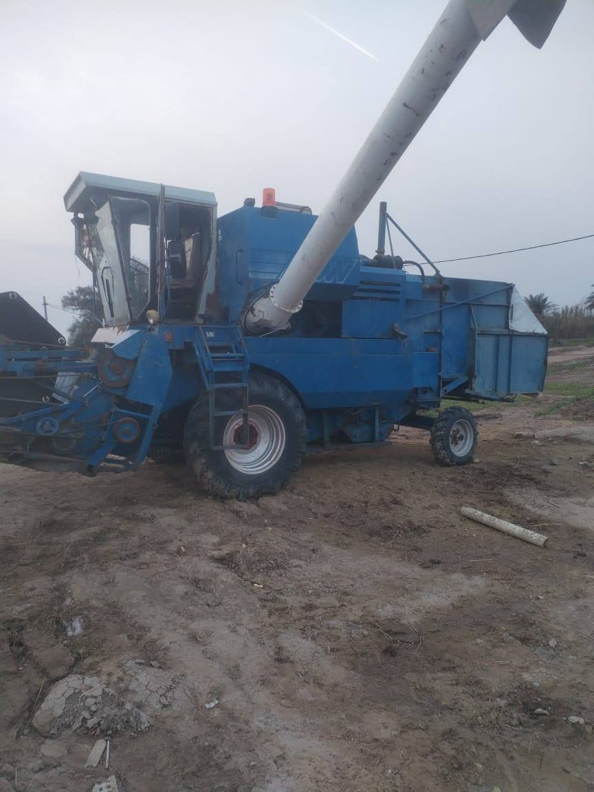 حاصده للبيع محرك وكير مكفول لحاصده مديومه وكامله جاهزه للشغل مكاني واسط ***********
