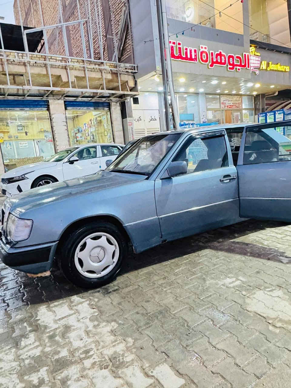 السلام عليكم
مارسدس دب رقم دولي شمالي  مكانها ناصريه سوق الشيوخ 

تريد تحويل او وكاله 

سياره مكفوله من كلشي لاضربه ولاغيرها مكينه ففيتي 3000كفاله جديده اقل شهر من شادها وكير مكفول السياره كل نقص مابيها  كهربائيات كلها شغاله عدى درجات التبريد بي عطل يشتغل درجه وحده 

حداديه ومكينه وكير و قواعد دبلات كلها سليمه 

تخم تاير مابيها كل نقص 

 (امراوس مراوس مراوس)

***********
