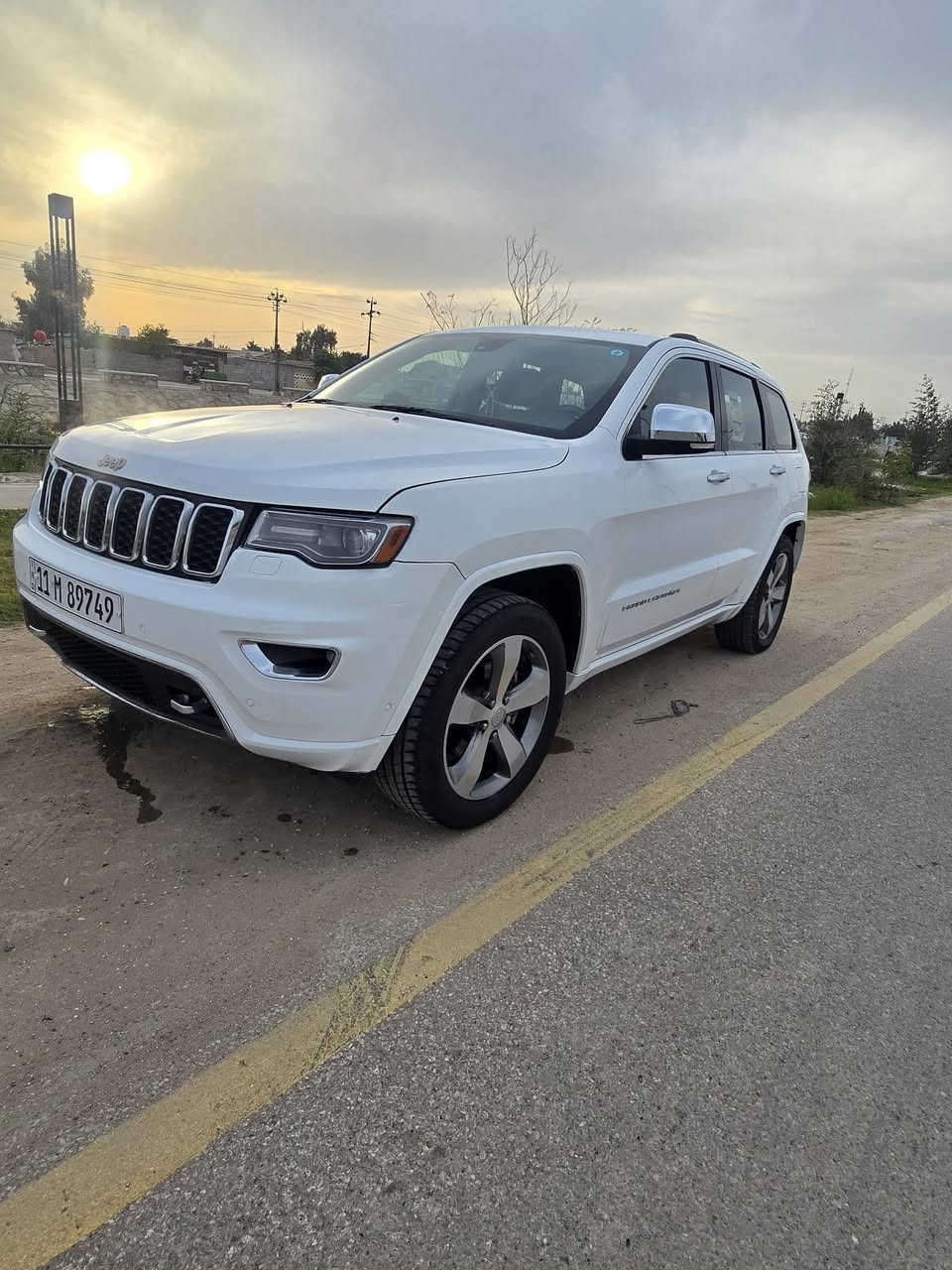 السلام عليكم

للبيع جيب 2015 اوفرلاند ( جناية الجيب يعرفون مواصفاة الأوفرلاند )  رقم بغداد بأسمي 
 حادث كما موضح بالصورة ربع الجاملغ الأمامي بيه كارت يم قبق البانزين وربع باب خلفي عكس السايق 
السياره عليه ادامة كامله حدادية صدر خلفي وامامي جديدة قبل شهر سويته باتري جديد زوج تاير امامي جديد دوشمة بالكاظميه مع شعار اوفرلاند مع فرش الأرضيه جلد ومانع صوت فيت بم وعبوة اصليه شركة تحديث الدعامية والشباك موديل ٢٠٢٠  ،
 السياره مال جناي 
ماشية 76الف فقط  
بانزين عادي شرط 
 فول مواصفات ١/١  
حجم المحرك: 3600
دبل سلايت بانوراما 
تشغيل عن بعد 
شاشه جبيره 
شفتات ستيرن 
جنطه كهربائي شفط 
دبل كزوز خلفي 
حساسات اماميه + خلفية 
سستم صوت 18 سماعة 
دمامي خلفي بلصندوك
اوتو بارك مساعد اصطفاف
رادار خلفي واجانبي
قطعتين تبريد ثلج 
كشن خزن ميموري 3 وضعيات
كشنات علامه اوفرلاند
 مقاعد جلد اصليه اثنين كهرباء (تدفئة+تبريد) 
 كشن خلفية تدفئه
تدفئه بل ستيرن 
مري  شفط 
مري قلاب ويه ال R
يدات ستيل اصل 
 انارة ترحيبية بالمراية 
الداخل صاج ملكي  
 نظام_خرائط(نظام ملاحة)_Navigatio
 كامرة خلفية دوارة اصلية
 استيرن كهرباء +  تدفئة
 فول تحكم استيرن (جهتين امامي + جهتين خلفي) 
 نظام سبورت s
 نضام اقتصادي
 مري _جانبي_تدفئة مرايا_جانبية_حساسة_للضباب_تعمل_
تلقائياً + اشارة بالمري 
 لايت عدسة زينون يصعد وينزل ويه الستيرن 
كشافات زنون 
زراكات لايت
مكان السيارة بابل السعر 205$وبيه مجال قليل
وهذا رقم الهاتف اتصل وتدلل واذا ماعجبك المنشور اترك اثر طيب بكلام طيب واسف ع الأطال وجزاكم الله خير الجزاء 
***********
