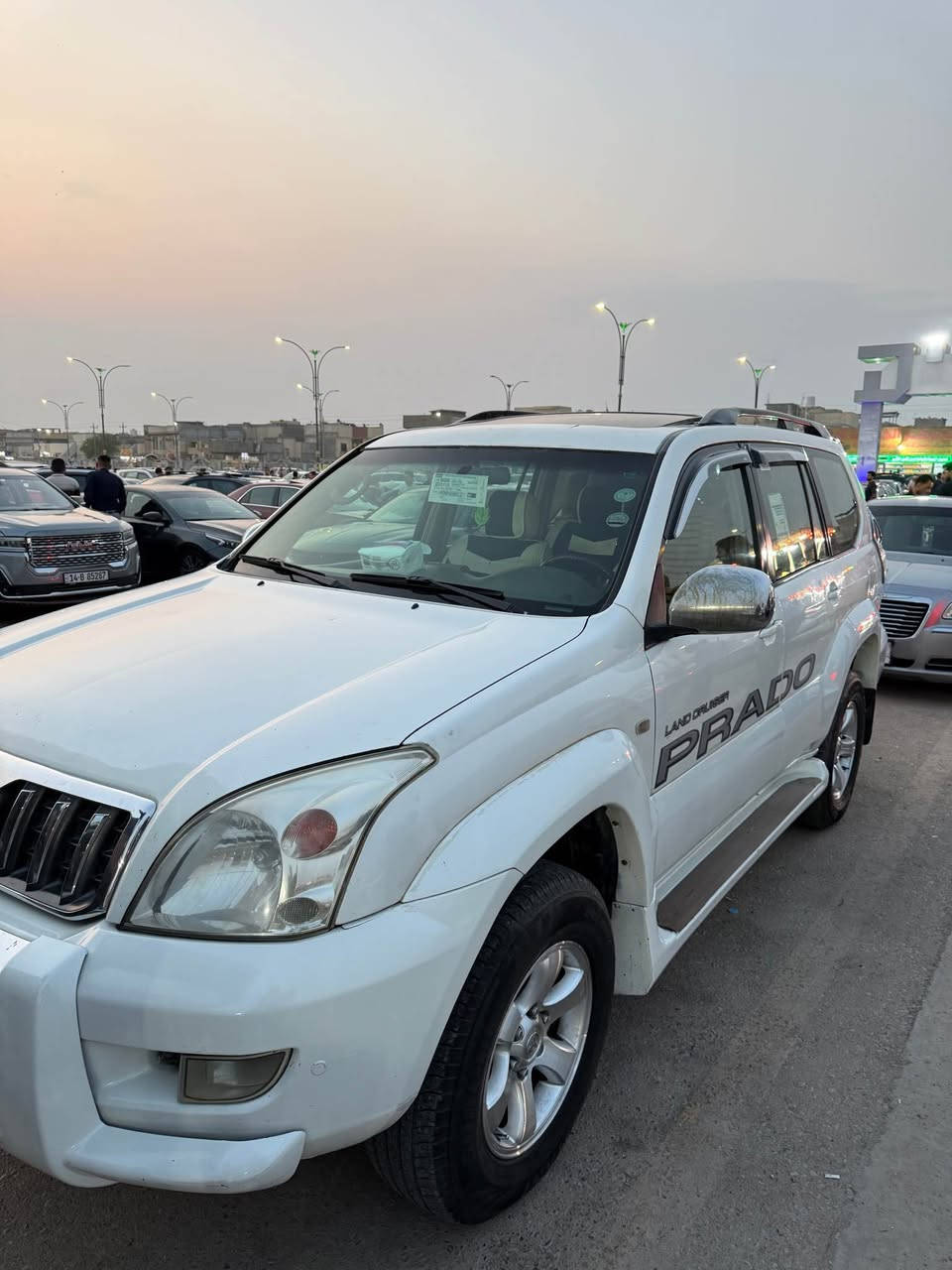 برادو /2008 وارد كويتي خليجي وكاله الساير
السياره بيهــآ فقط الجنطه ومبدله بقطعه اصليه لاصبغ ولامعجون

6 سلندر المرغوب
الفئة vx اعلى مواصفات اللمتد
كَير و محرك و دبل ابشرط واحد على واحد حساسات 360 درجة
فول رادار
4 جامات كهرباء ئوتماتيك
كامرة  خلفية
كشنات هيتر
كشنات كهرباء +جلد
7 راكب
تحكم استيرن
تبريد ثلج
تبريد مركزي 3 قطع
داخل فول فورميك صاج+اصفر المرغوب
شاشة ايباد
دبل اكسل
كَير اوتماتيك
سلايت فتحة
دبل تانكي 198 لتر
سبير تعليكً

ولاكلوب بالعينه مشتغل 
وماماشيه هــواي 170 km
حته كتلوكات الوكاله مالتها موجوده 
السياره جاهزه َ؏َ اخر طكة ماعايزه شــي 

سعرها ١٧٠ ورقة وبيها مجال قليل كلشش 
مكانها البصرة / القرنة 
*********** البصرة, العراق
