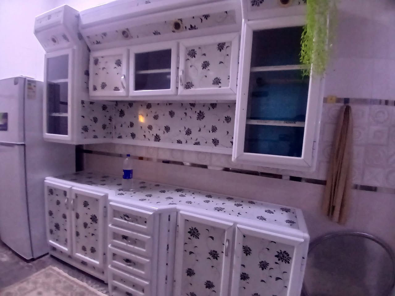 كاونتر المنيوم للبيع 
السعر ٤٠٠ الف 
***********
