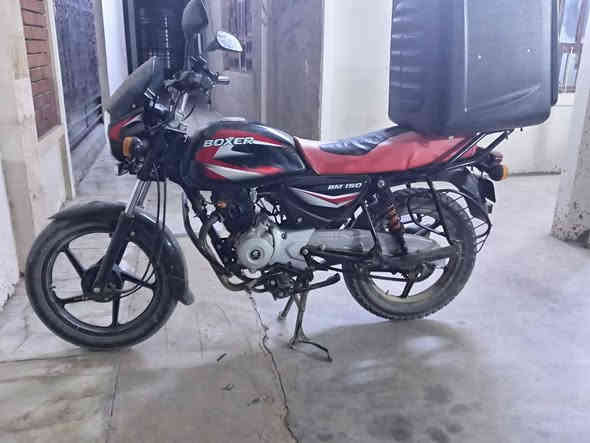 الله وكيلك صورها نفس ماهيه حتى مغسلته
شلعه دينار مذب عليها بوجهك الشغل 

دراجة بوكسر

اوراق اصولية كاملة 
موديل 2021

محرك مكفول

سعره مليون و 400

دراجه كامله مكمله كلشي شغال

مكاني / محموديه ناحية الرشيد

الرقم: ***********

***********
