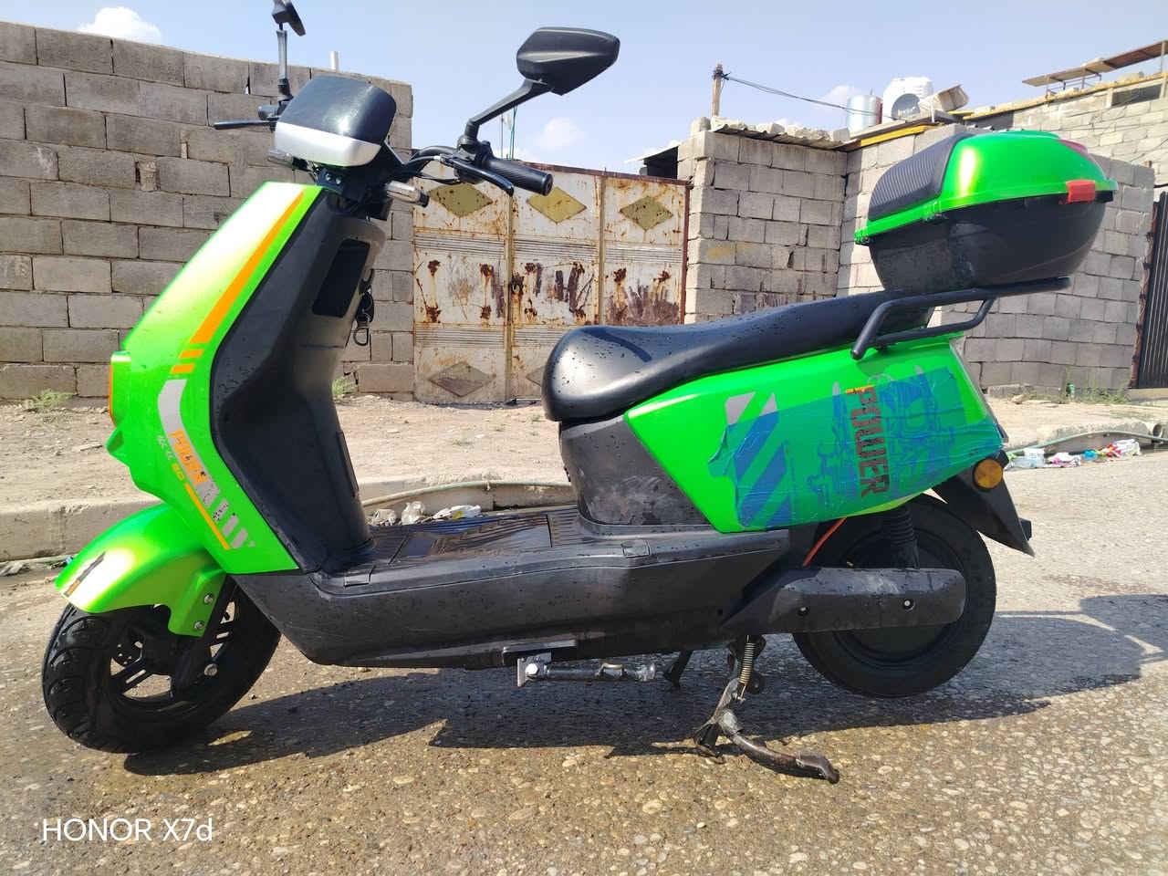 ماطور للبيع شحن كلشي بي شغال اربع باتريات السرعه 50 حقيقي للاستفسار خاص موجود وا شكراً


**إذا كنت صاحب هذا الإعلان وتريد حذفه لأي سبب، رجاءا أرسل رسالة إلى الدعم الفني**