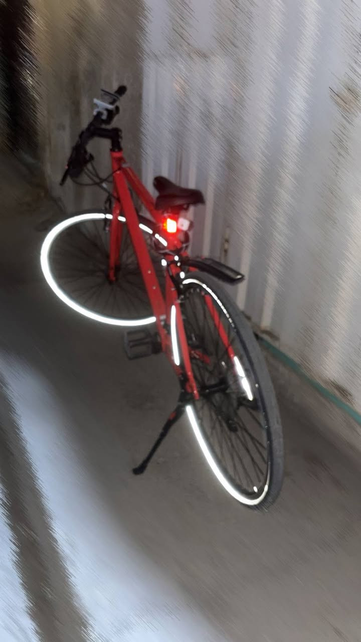 للتواصل: ***********

🔴🔴دراجة الطرق السريعه
 دراجة هوائية أمريكية USA🇺🇸  من ماركة  UNIVEGA C700 
المواصفات :
المعدن المنيوم
الحجم L
  أطارات كندا اصليه افضل نوعيه C700 X35
خط عاكس ضوء جانب الإطارات
أطارات كندا الاصليه حجم35×c700
سستم مغير السرعات ميكروشيفت ميزو
عدد السرعات 8X2 
الوزن جداً خفيف معدن المنيوم
تجي ويا تجهيزات + قفل اصلي+ چاملغات رياضي
السعر  175
