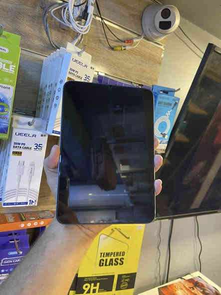 ايباد مني 6 كارتونه وياه
الايباد نضيف فقط ذني الطكع الي بضهر
ذاكره 256
بطاريه 85
سعره 300
تواصل ***********
