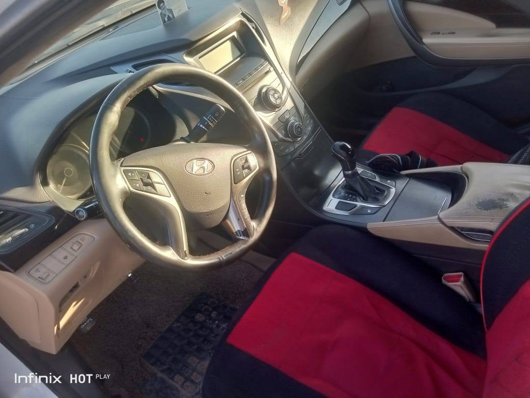 السلام عليكم ازيرة خليجي ١٥ محرك ٣٠٠
بيه جاملغ خلف السائق مصبوغ  رقم سليماني
وكالة أو مداور  موجودة في الشطرة 
السعر ١٢٥ وبيه مجال ***********
