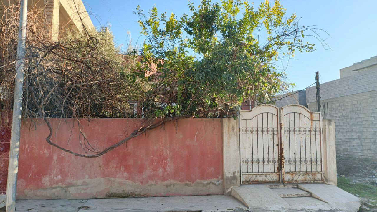 بيت  للبيع في حي سومر112🏘️
مساحة  160متر💥
🕌قريب ع سايدين 112💥
بسعر مناسب
تفاصيل:  استقبال ومطبخ وصالة وحمامات وغرفة نوم عدد 2 

سند طابو سكني باسم صاحبه 
ملك صرف تحويل شرط  💥
تگدر تتواصل مع الارقام او علواتساب

📶 ***********

📞 ***********

موقع مكتبنا @الصالحين للعقار 2 سوق سومر تقاطع الثاني
