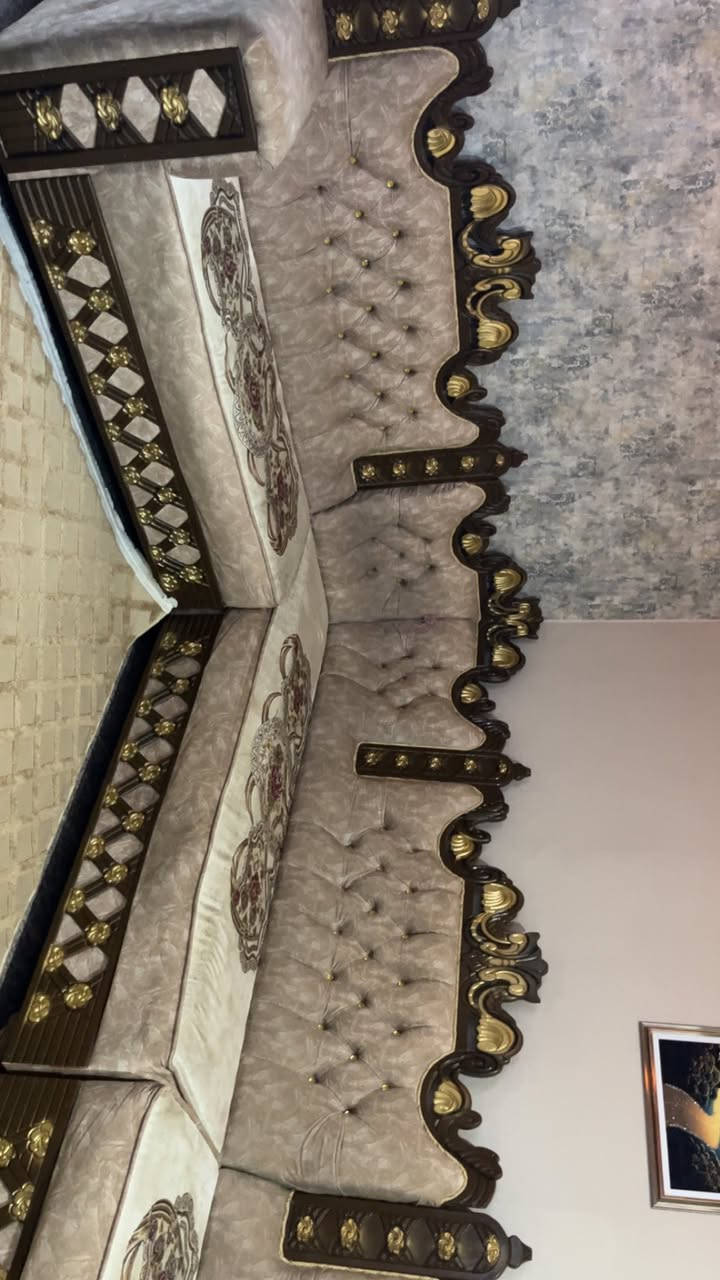 اغراض للبيع 
تخم و كاونتر وميز طعام وميز تلفاز
تخم 400
كاونتر250
ميز طعام بدون كراسي 50
ميز تلفاز 25
الاستفسار ؏ رقم ***********
المكان بغداد حي الاعلام
