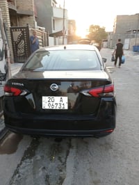 سيارة سني فيرسا نيسان موديل ٢٠٢١ مضروبة بجم فقط تبريد شغال سعرهة ٧٠ ور...
