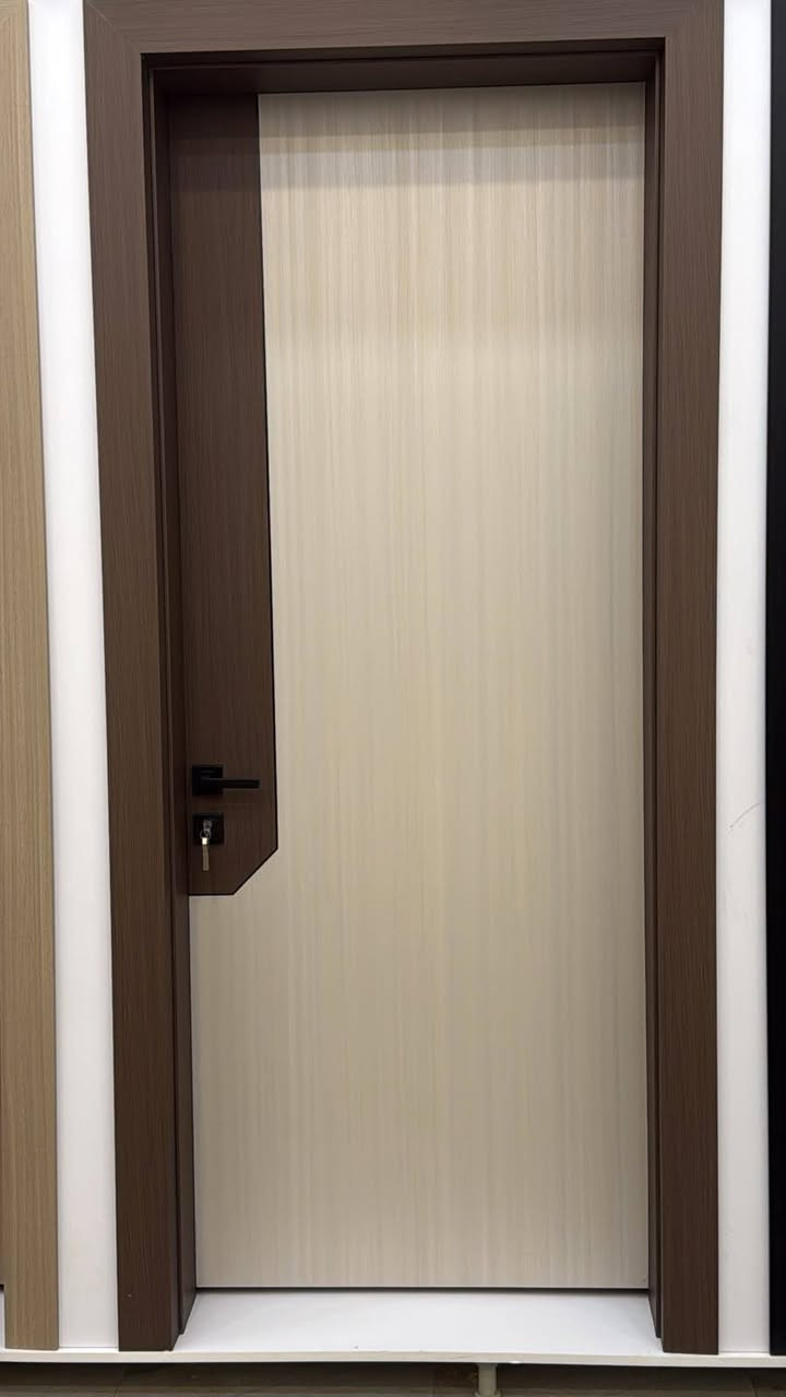 آمكو لتجارة الابواب الداخلية🚪  
# الداخلي
وابواب القاصة الحصينة تركية المنشأ🇹🇷
__________________
قياس (270×100) 
 •التركي 🇹🇷 ..... باب بي في سي ضد الماء (350  الف)ضمان ٢٠ سنة استبدال مع التركيب
•الشمالي🇮🇶........(225 الف )  ضمان ٥ سنوات
🧑‍🔧الشد🪛
 (40 الف )لكل باب
_________________________
قياس (240×100)
 •الصيني  .............(من 350 الى 450  الف) شامل التركيب 
__________________
# الخارجي
( الاسعار تختلف حسب الـقيــاس والـمـوديــل) 
(🧑‍🔧الشد 🪛 50 الف ) لكل باب خارجي 
_________________________
.للحجز والاستفسار ***********☎️ 
*********** واتس اب
.
🚛اجور النقل حسب الموقع تضاف على السعر النهائي
توصيل لكافة محافظات العراق 
 (  ارسل الموقع نجيك لابعد مكان 📍 )
متوفر توصيل وحجز 🚛 📦
تنويه لانتعامل بالابواب ال mdf اطلاقا #بغداد #موصل #ابواب #سلايدات #مطابخ_تركية #مشاهير #الجميع
#تصاميم #تصاميم_عصرية #بيع_جملة_ومفرد #ديكورات #شبابيك_ابواب_للألمينيوم_والديكور #ابواب_داخلية #ابواب_خارجية
