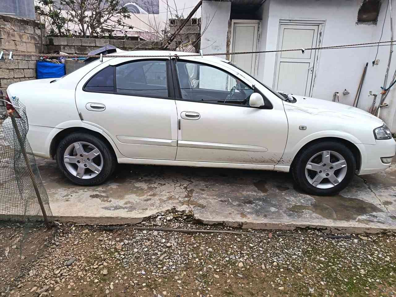 بەناوی خودا .. سەنی سامسۆنگ 2007 فول بێ سڵایت .. کوشن جڵدو هیتەر . تەبریت لەمس . ئاوێنە شەفت و هیتەر . سوکان ڤۆلیۆم . حاسە . سەیارەکە بەس ماشاللەی دەوێ . ئی دەسی خۆمە و ئی ماڵیە . گێرو مەکینەو کارەبایی هەموو بەشەرت پێش و پشتی کەپسە . سەقفی بێ بۆیاغ . وەک شووشە . ڕۆنیم تازە گۆردراوە .  جامی پێش و پشتیم هەڵگرتوە . سەیارەکە ماڵی دۆستە . شوێن ڕانیە .. سەوداش ئەکەم بە ئاڤانتی جوان ... 0751 8838452 لەخزمەتاندام .....
