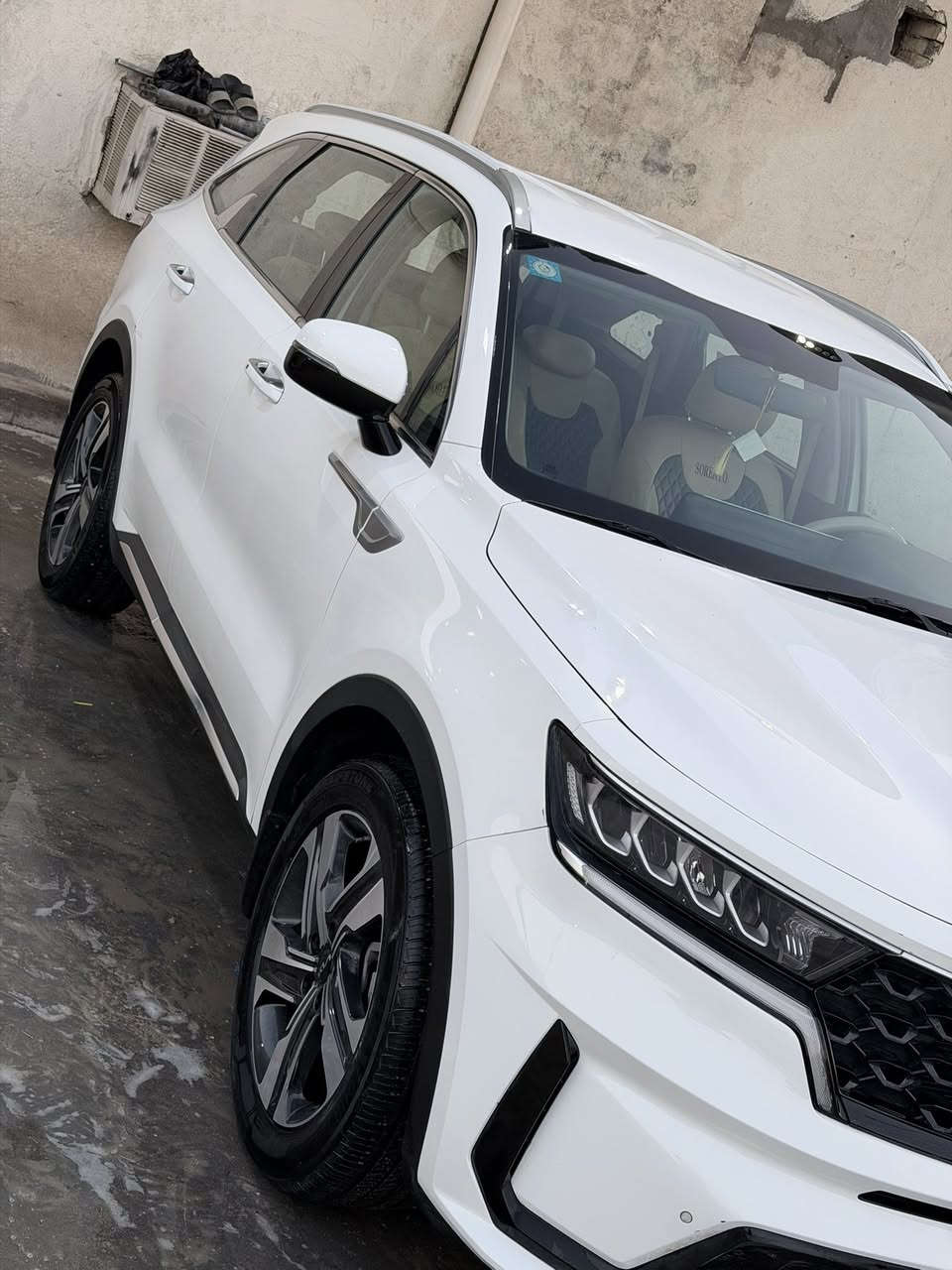 السلام عليكم 
كيا سورنتو خليجي للبيع
موديل 2023
عداد ٧٨ الف
بصمه تشغيل   تشغيل عن بعد
٦ سلندر    ٣٥٠٠ 
٧ راكب
٣ قطع تبريد
حساس أمامي خلفي بلادي

تبريد بيانو
صاج ملكي
يدات نيكل
كاميرا خلفيه
حاجب زنون نهاري ليلي
لايت ٤ عدسات عالي ناصي زنون
ويل كب كروم
اشاره بلمري مري شفط
كير موس
جنطه كهرباء
كشن السائق وصدر كهرباء
بردات خلفيه بلادي
السعر    ٣٠٠ ورقة
***********
