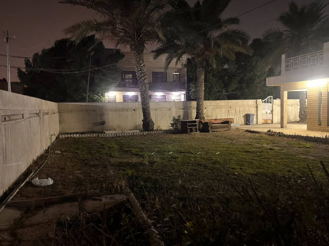 ياسر الزبيدي للعقار
الدار للإيجار  

المساحة. 600م

يحتوي.  7غرف نوم. صالة. مطبخ كبير. كراج كبير 

الموقع. القاهرة الضباط.  قرب مول القاهرة 

***********
