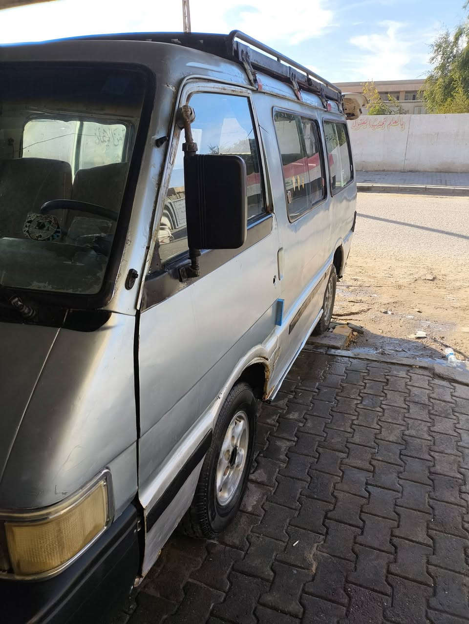 سلام عليكم كيا بستا 94 سنويته 2028  محرك كير اكسن كله مكفول حداديه صدر امامي توني شده دواخلها جديده كهربائيات كلها شغاله سعرها 40 وبيها مجال مكاني نجف رقم صاحب السيارة *********** واعذروني على الاطاله
