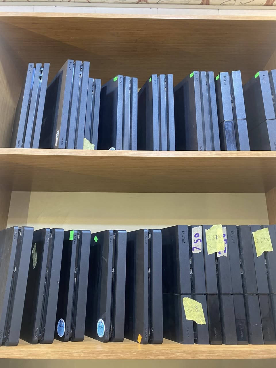 عرروض مركز مدريد
ضمان لمدة عشر ايام استبدال

1/فايف سلم 640

2/فايف فات ب550

قسم الفور

1/فور برو مهكر300 

2/فور سلم مهكر 250

3/فور فات مهكر ب225  

قسم فور اونلاين 

1/فور برو اونلاين 250  

2/فور سلم اونلاين 225  

3/فور فات اونلاين 175 

قسم اكس بوكس

1/اكس بوكس سيريس اس340

2/ون اكس ب185 

3/ون اس تيرا ب165

4/ون اس نص تيرا140

5/ ون فات ب120

6/اكس بوكس360 ب125

*بلي ثري ب135. دبل جوستك وهارد  خارجي

*بلي تو ب60  دبل جوستك

اسعار ثابته

مكان بغداد الحريه الاولى شارع جنابيز

توصيل موجود 

*********** تواصل فقط واتساب
